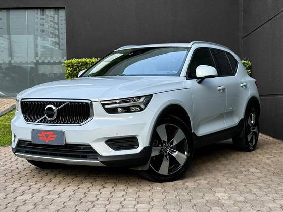 VOLVO XC40 2.0 T4 GASOLINA MOMENTUM GEARTRONIC